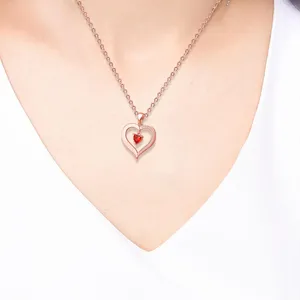 Chaînes Collier de chaîne élégante Cadeaux de la fête des mères Pendant pour les Saint-Valentin Engagements Festival anniversaire des cérémonies de remise des diplômes