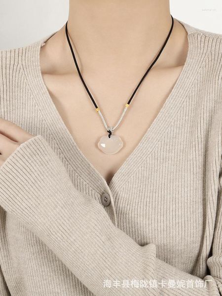 Chaînes Chinois Lucky Cloud Dynamic Rope Collier Femme en petit groupe Design Advanced National Style Sweater Chain en 2023