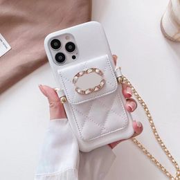 iPhone 12 Pro Max Case de concepteur Case de téléphone Chaînes Kette Crossbody Wallets Pockets Carte Poches pour Apple 14 13 11 XR XS 8 Plus Luxury Diamond Velvet Dining Covers White