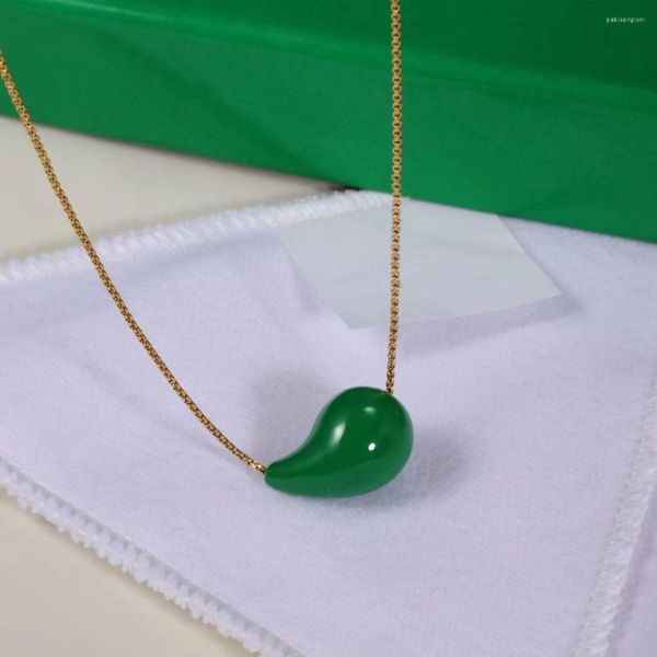 Chaînes Europe Amérique Vert Acrylique Chaîne En Or Goutte D'eau De Luxe Collier Femme Célèbre Marques De Designer Bijoux Cadeaux À La Mode