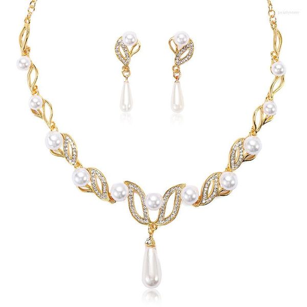 Chaînes européennes et américaines collier de perles ensemble de boucles d'oreilles femmes mode tempérament goutte accessoires de robe de mariée