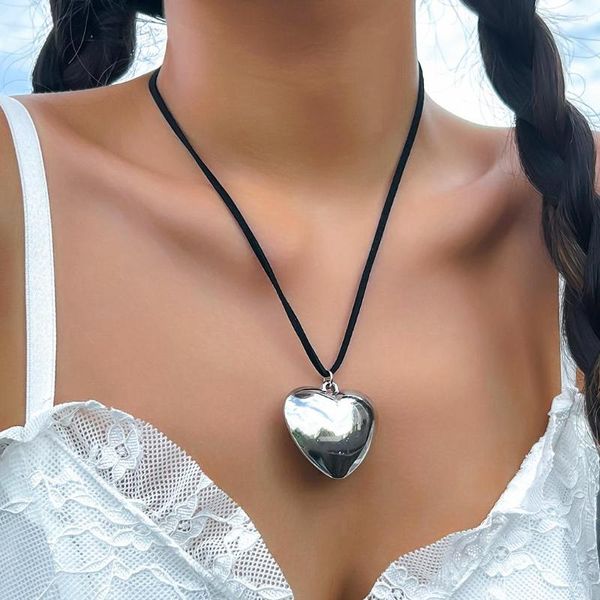 Cadenas exageradas Big Love Heart Colgante Gargantilla Collar para mujeres Goth Negro Cuerda ajustable Cadena Accesorios de joyería Steampunk Hombres