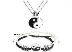 Chains Fashion Creative Gossip Figure Yin Yang Collier Collier Bracelet en cuir pour femmes Bijoux d'anniversaire d'anniversaire Gift2925381