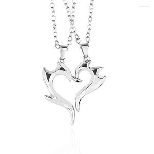 Ketens mode perzik hart paar ketting voor vrouwen metalen hanger 2 stuks / set bff mannen en sieraden cadeau 2023