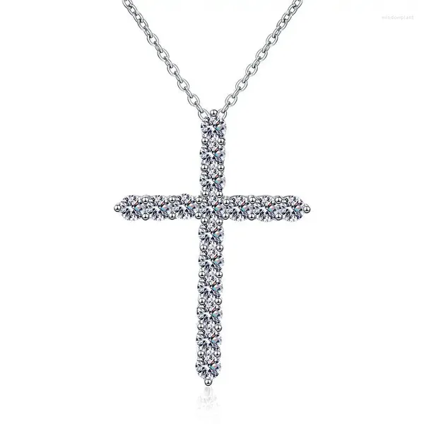 Cadenas Moda S925 Plata esterlina Platino Diamante completo Colgante cruzado brillante 1.6 Collar de moissanita para ropa a juego