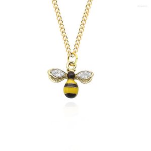 Chaînes Mode Simple Animal Abeille Collier Personnalité Strass Insecte Femmes Charme Métal Court En Gros