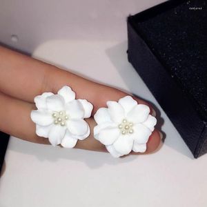 Chaînes Boucles d'oreilles anti-allergie à la fleur blanche