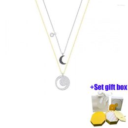 Chaînes à la mode et charmante Double couche lune creux cercle bijoux collier adapté aux belles femmes à porter