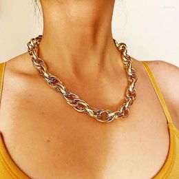 Kettingen fashoin aankomst 2023 kruis draai moderne choker ketting twee lagen ronde kettingen gouden kleur sieraden voor vrouwen