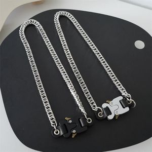 Cadenas Bloqueo funcional Cadena punk Collar de hebilla de metal para hombre y mujer High Street Titanio Acero Hip Hop Cubano Gótico