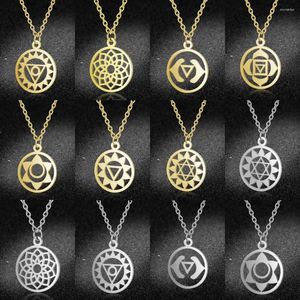 Chaînes d'or en acier inoxydable minuscule disque rond fleur de lotus Hamsa diable triangle pendentif collier pour femmes prière bouddhisme yoga bijoux