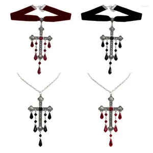 Chaînes gothiques, chaîne claviculaire, grandes croix, pendentif, ras du cou, accessoires symboliques, 28TF