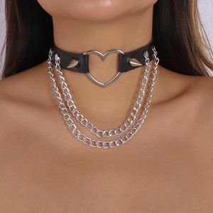 Cadenas Gargantilla de cadena de estilo gótico Collar de PU con remaches de metal negro Corazón ahuecado especial Collares de fiesta originales de Suebu Punk