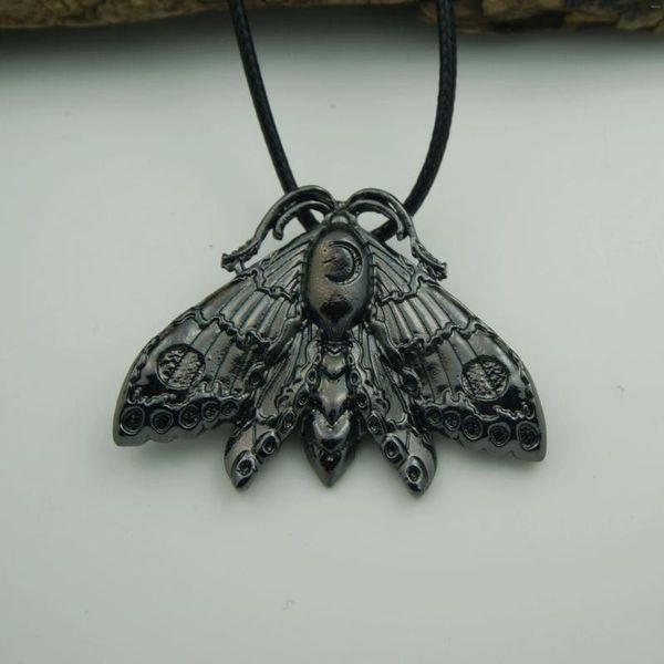 Chaînes Collier Gothique Wicca - Charme Papillon Lune Moth Sombre