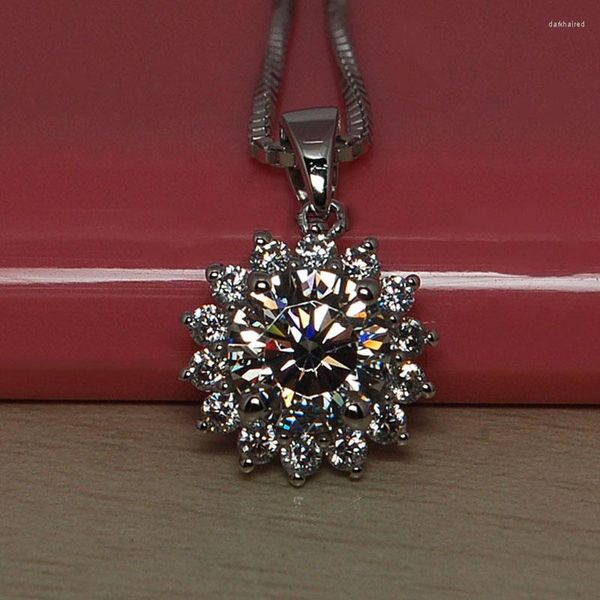 Chaînes bijoux collier de diamant moissanite en or 18 carats avec un certificat 007