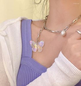 Chaînes bijoux de mode coréens cadeaux d'été personnalité à la mode papillon collier de perles tempérament conception sens tour de cou pour les femmes.