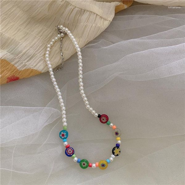 Chaînes coréenne rétro petite marguerite collier femme fleur accessoires perles de verre colorées Niche personnalité couleur bijoux