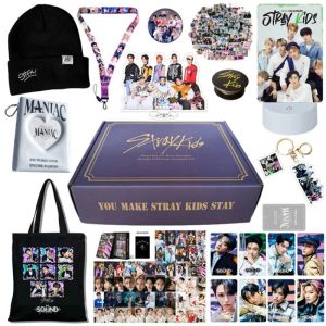 Chaînes KPOP Stray Kids Album Coffret cadeau avec porte-clés autocollant, carte photo, sac fourre-tout avec lanière