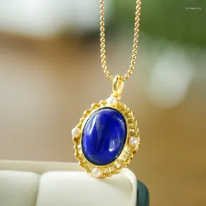 Chaînes Lumière Luxe Design Sense Antique Gold Crafts Perle Incrustée Lapis Lazuli Collier Vintage Haute Qualité Bleu Pendentif Bijoux