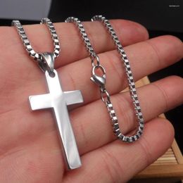 Chaînes Lot de 5pcs en vrac en acier inoxydable simple croix pendentif boîte chaîne collier 2mm 24 '' pour femmes hommes