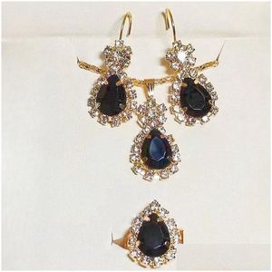 Chains Collier de créateur de luxe Boucles d'oreilles à bague pendentielle florale Ensemble de ramines de perle en cristal plaqué or bijoux pour femmes turquoise