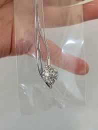 Kettingen Magnetisme Halsketting Prachtig Licht Luxe Zuigboor Kogelsleutelbeenketting Temperament Rondom NekkettingKetting