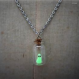 Ketens mannen vrouwen nieuwigheid grappige lumineuze ketting creatieve mini glazen fles hangende sieraden voor Halloween -benodigdheden groothandel