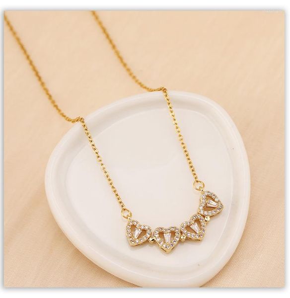 Chaînes Micro Incrusté Zircon Coeur Femme Trèfle Collier Mode Amour Pliant Créatif Chaîne De Clavicule En Gros