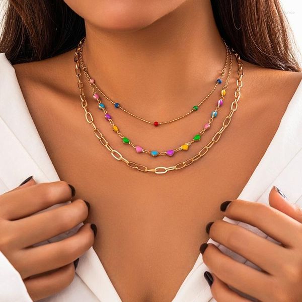 Chaînes multicouches ras du cou tempérament clavicule chaîne colorée mini coeur charme collier bijoux de mode simple collier goutte