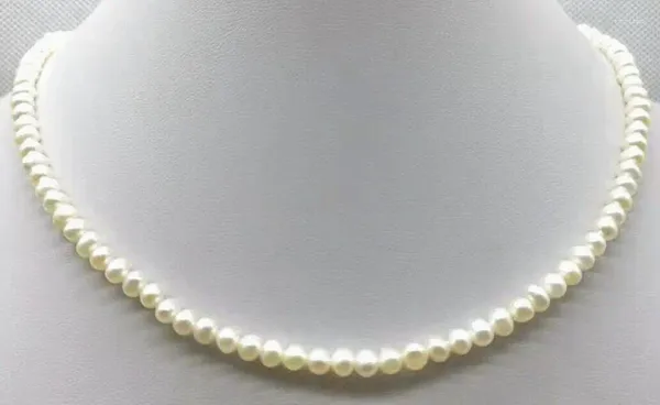 Chaînes naturelles 4-5mm petit collier de perles d'eau douce rondes blanches de la mer du Sud 18