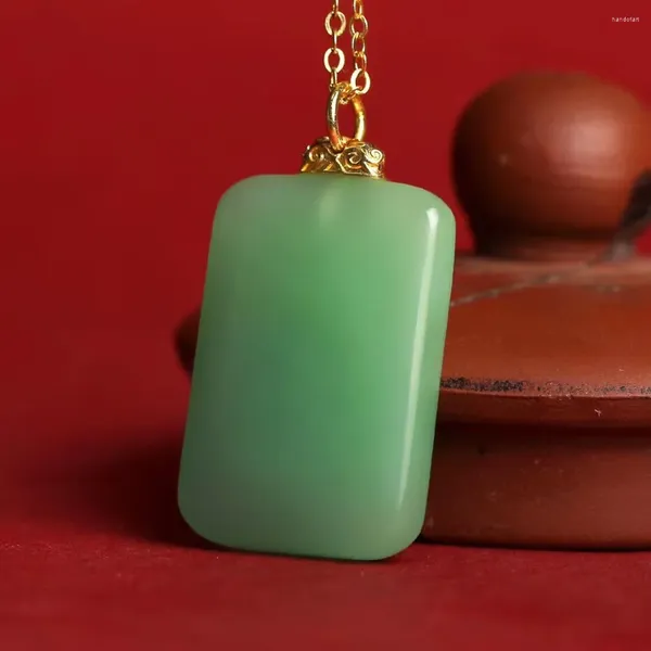 Chaînes Naturel Dongling Jade Incrusté Pendentif Sans Nom Transbordement Collier De Perles Pendentif Chou.