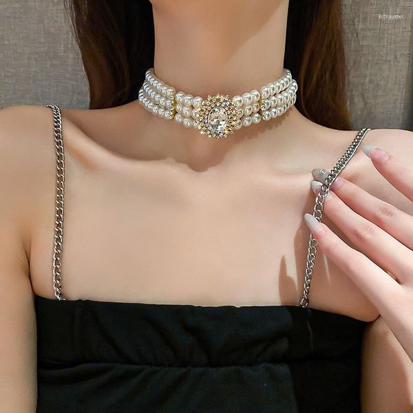Chaînes NDA 2023 Collier de perles simulées à trois couches de luxe de luxe élégant baroque collier vintage n strass perles chaîne tour de cou