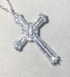 Chaines Original 925 Silver Exquisite Bible Jésus Collier pendent Femmes hommes Luxury Fine Bijoux Crucifix Charme Diamondchains simulé6696202