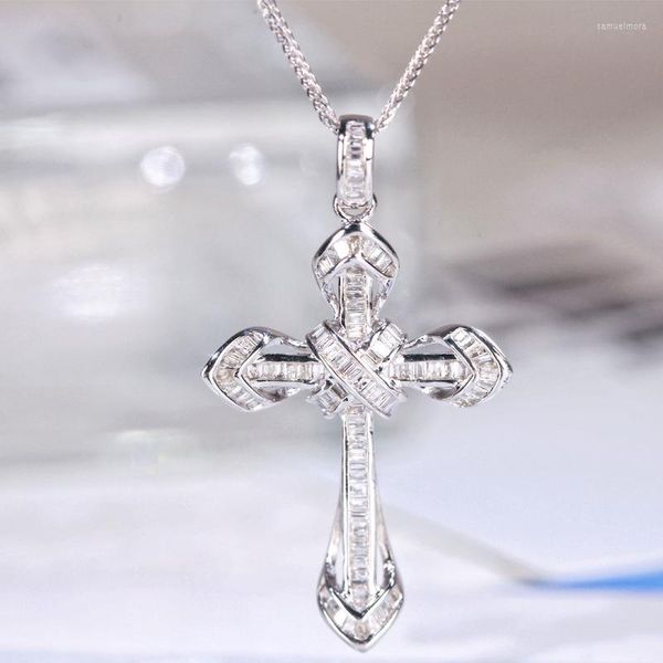 Cadenas Diseño original Plata con incrustaciones de cristal Cruz Collar Colgante Elegante Luz Lujo Estilo religioso Señoras Joyería