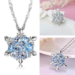 Chaînes pendentif strass Chic élégant fête de noël 1 pièce collier en cristal flocon de neige colliers Simple cœur étoile délicate