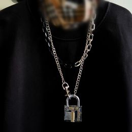 Kettingen Punk Acryl Ketting Lock Pendant ketting voor mannen vrouwen meisje transparante lange nachtclub feest mode sieraden