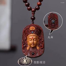 Chaînes en bois de santal rouge incrusté de Guanyin tête pendentif collier femmes