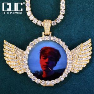 Cadenas Redonda Angel Wing Custom PO Colgante Hollow Back Hacer Memoria Imagen Hip Hop Collar Cadena para Hombres Mujeres Jewelry2280