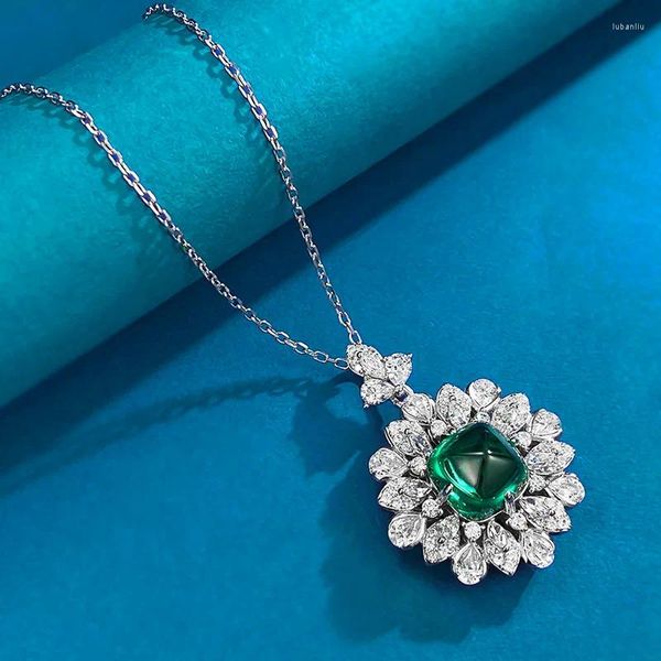 Chaines S925 Silver Imitation Emerald 10 Sugar Tower Collier Pendeur pour la mode de luxe légère des femmes Small et