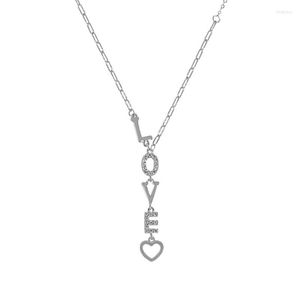 Cadenas S925 Carta de plata esterlina AMOR Hueco Collar en forma de corazón Diseño de nicho femenino Sentido Artículo de personalidad al por mayor