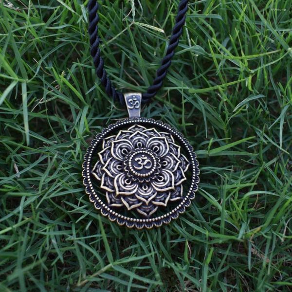 Chaînes SanLan Fleur Pendentif Prospérité Mandala Talisman Richesse Bonne Chance Collier Hommes Cadeau