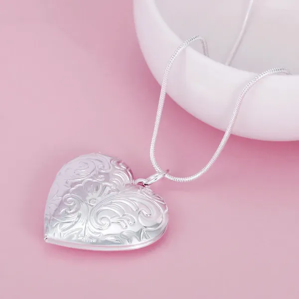 Chaînes Silver plaquées Colliers d'images de coeur PO pour femmes