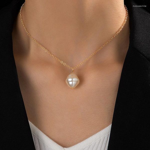 Chaînes Simple Conch creux pendentif collier pour femmes mode géométrique alliage métal collier unique date bijoux 23382