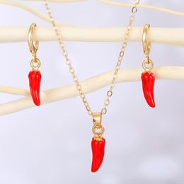 Ketens eenvoudige creatieve rode chili pimiento hanger voor vrouwen meisjes harsen peper groenten charme ketting sleutelbeen keten sieraden
