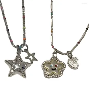 Chaînes Petite étoile / Fleur Pendentif Collier de perles Collier ras du cou doux Bijoux Goutte