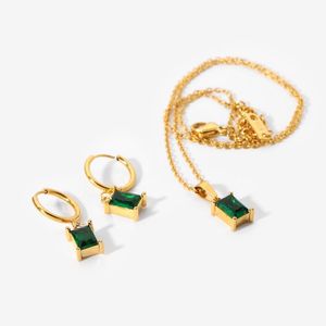 Cadenas de acero inoxidable Circón verde Nekclace Cuadrado creativo Esmeralda Pendientes de aro chapados en oro de 18 quilates Mujeres Niñas Conjunto de joyería de moda Cadenas