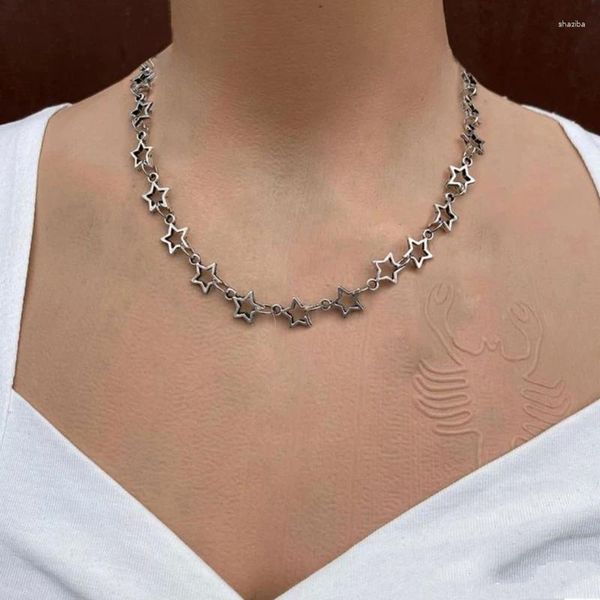 Chains elegantes Collar de colgante de estrellas de cinco puntiajes unisex Cadena de clavículas huecas Pentagramas Metal Choker Ornament