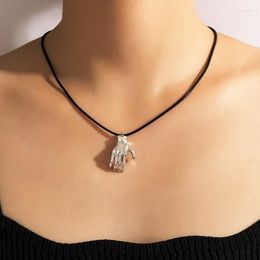 Chaînes à la mode main pendentif collier pour femmes charme or argent couleur alliage métal noir pape réglable bijoux collier 19597