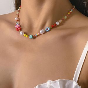 Chaînes à la mode Imitation perle bohème Resort Style petite marguerite fleur collier bijoux colorés pour les femmes à la main brin perle