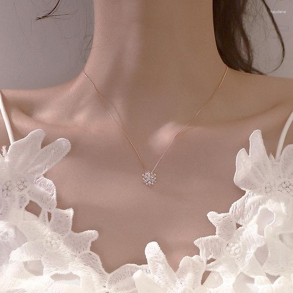 Chaînes à la mode brillant cubique zircone femmes collier flocon de neige pendentif filles cadeau de fête de mariage présent tour de cou bijoux de mode